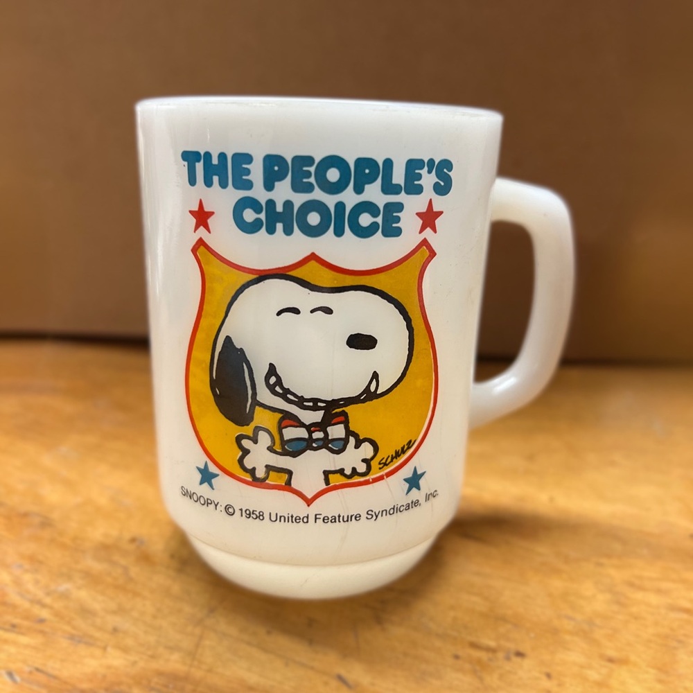 Vintage Snoopy "The People's Choice" Milk Glass Mug